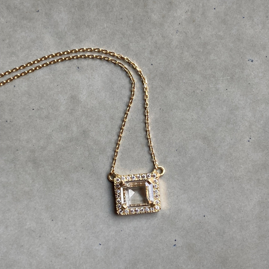 Zanzibar necklace with sapphire and diamonds
